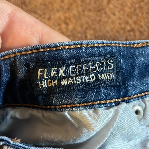 🍀3/$30: Aeropostale Jean shorts (8) - Picture 4 of 5